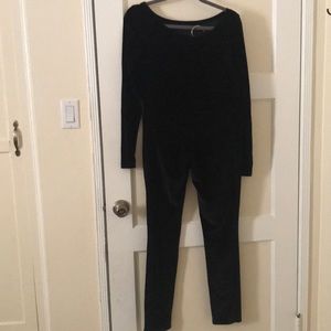 Black velvet crop top set with height waist pants